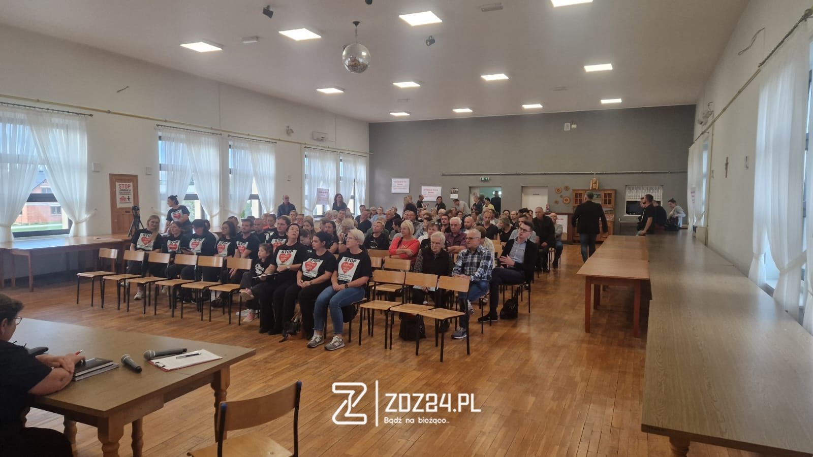 news 2025 09 spotkanie w sprawie przyszlosci szkol w zyrowej i januszkowicach 01